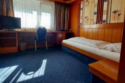 Monteurzimmer in Stuttgart-Untertürkheim